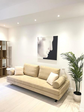 Casa Cavour White